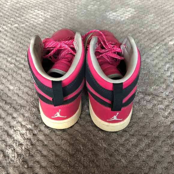 Pink Jordans - Picture 3 of 4